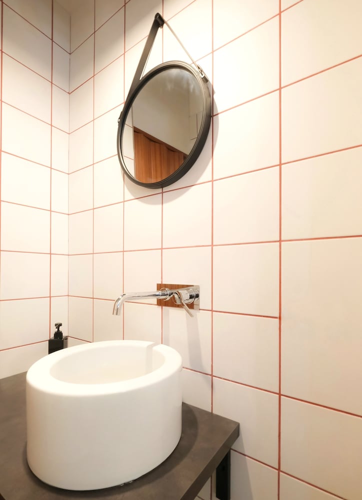 LH 51 Neapolitan Rooms