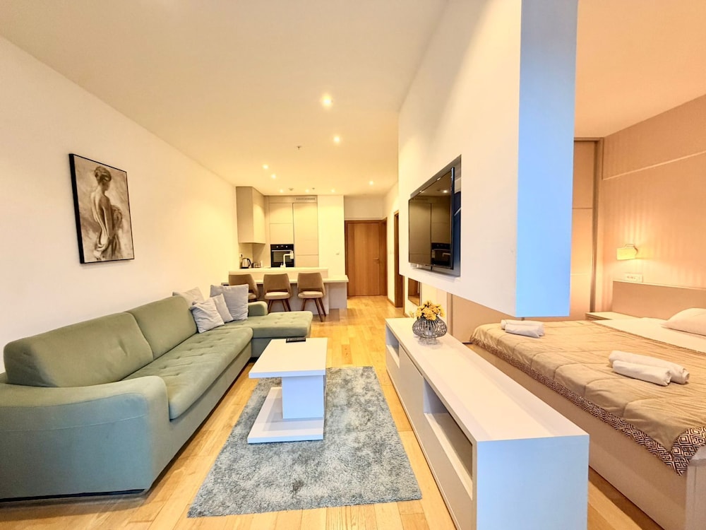 Aurelio Central Residences