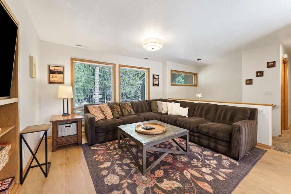 6 Approach 4 Bedroom Home