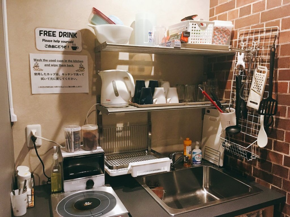 Guest House Kobe Nadeshikoya - Hostel