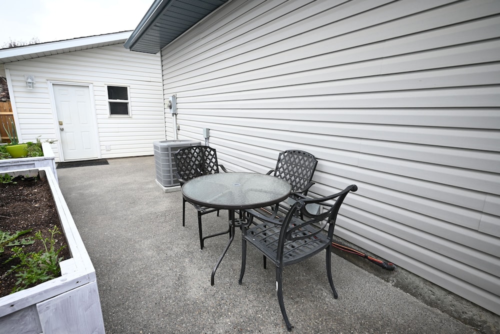 33 Executive Home A C Airport