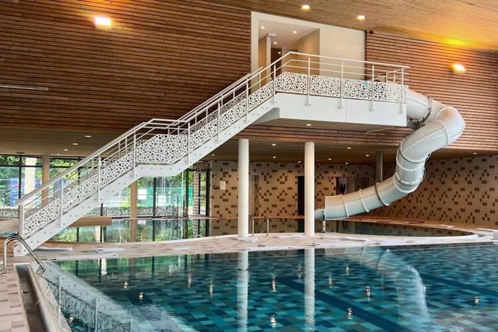 Waterside Luxury Sky Pad