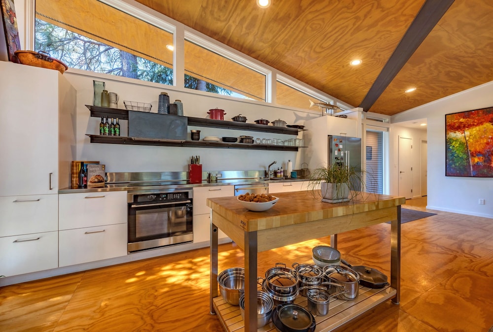 Happenstance Vineyards 2 Bedroom Home
