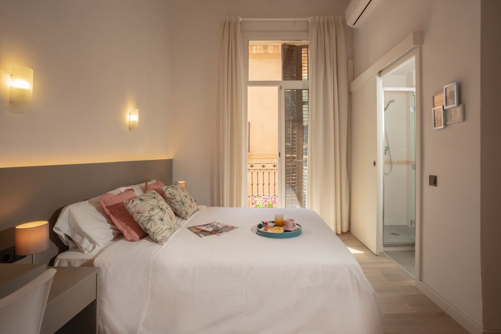 Antonios Hostal