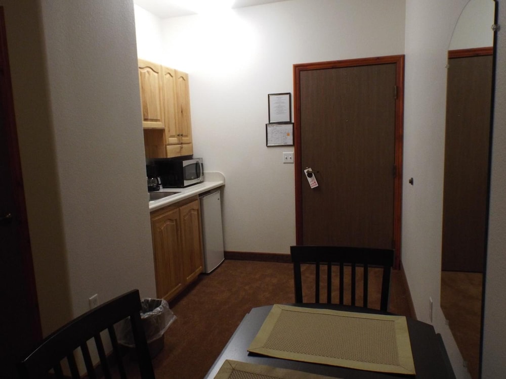 Greenwood Village Inn & Suites