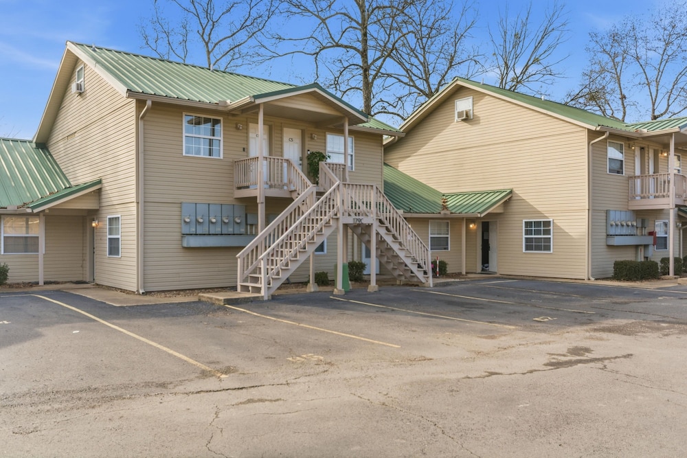 Clearwater Golden Escape On Lake Hamilton 2 Bedroom Condo