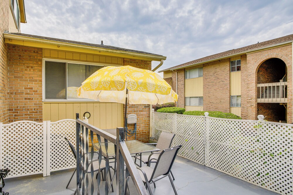 2 Mi to SC State & Claflin: Townhome w/ Patio!