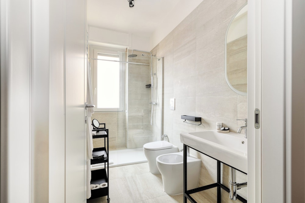 1-Bed apartment with balcony near subway