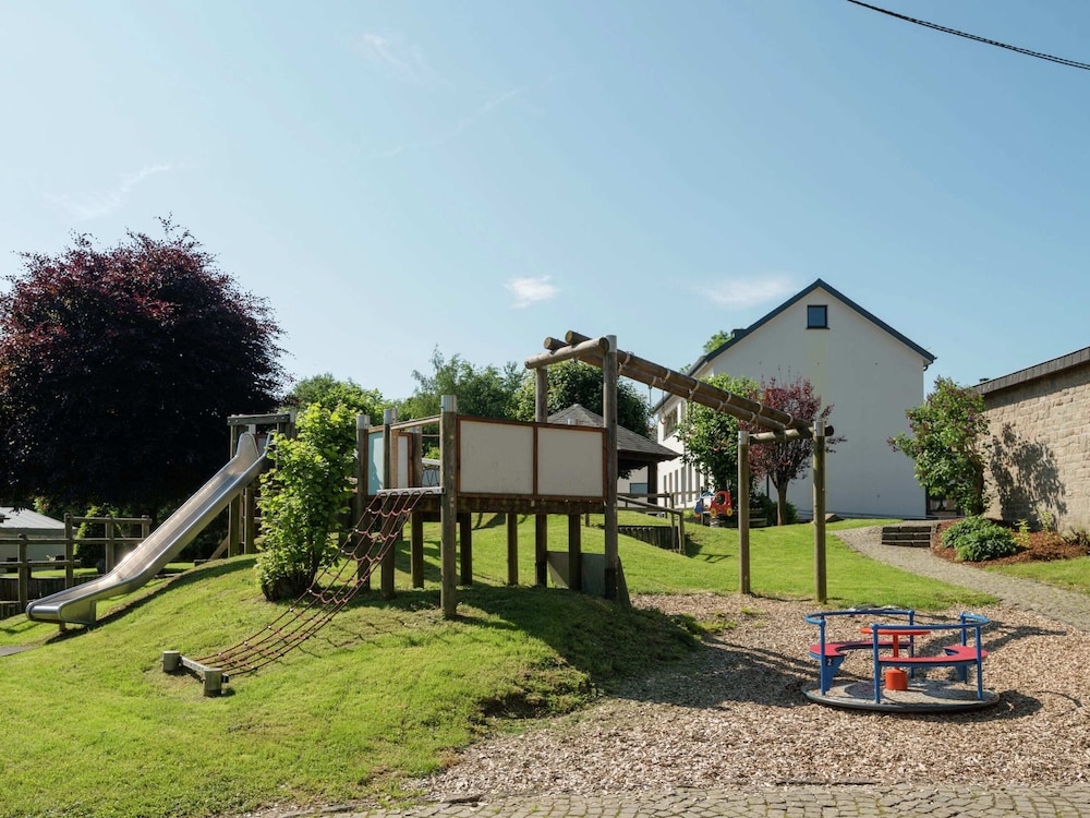 Spacious Holiday Home With Large Garden