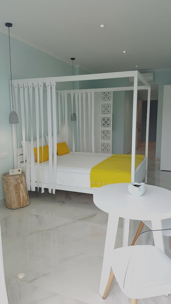 Mear Luxury Suite - The Ultimate Summer Nest view 4