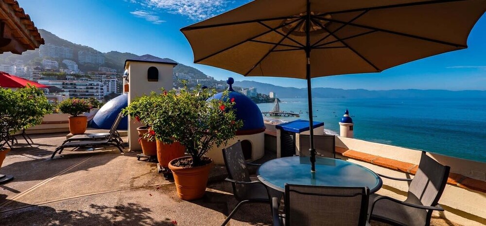 Ocean View 1Br Condo-balcony-beach-pool - 502