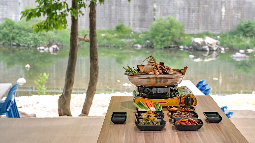 Gapyeong Noksu Valley Pet Group Pension