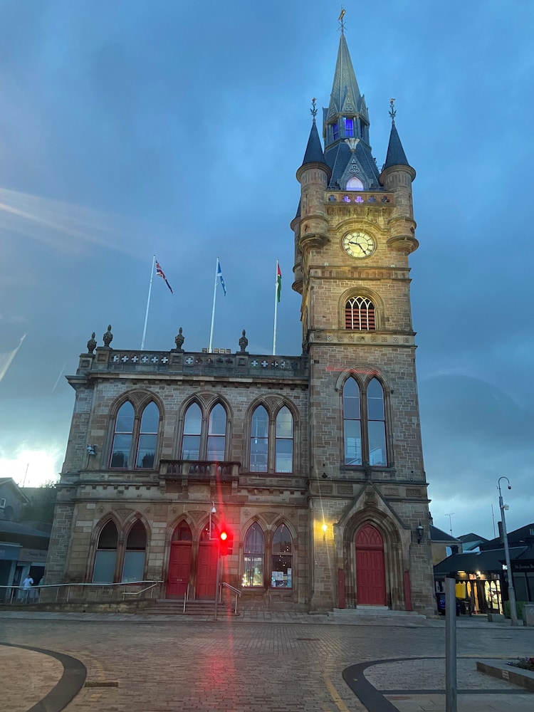 Renfrew Apartment Near Glasgow Airport