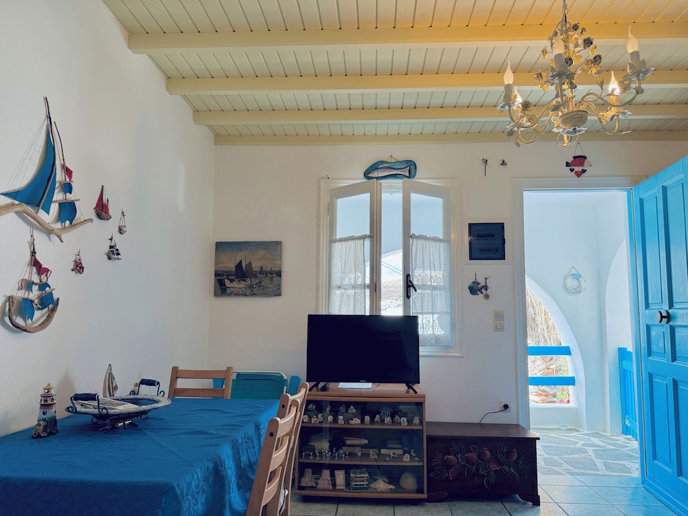Stylish 2 Bd Escape Apt at Ornos Beach