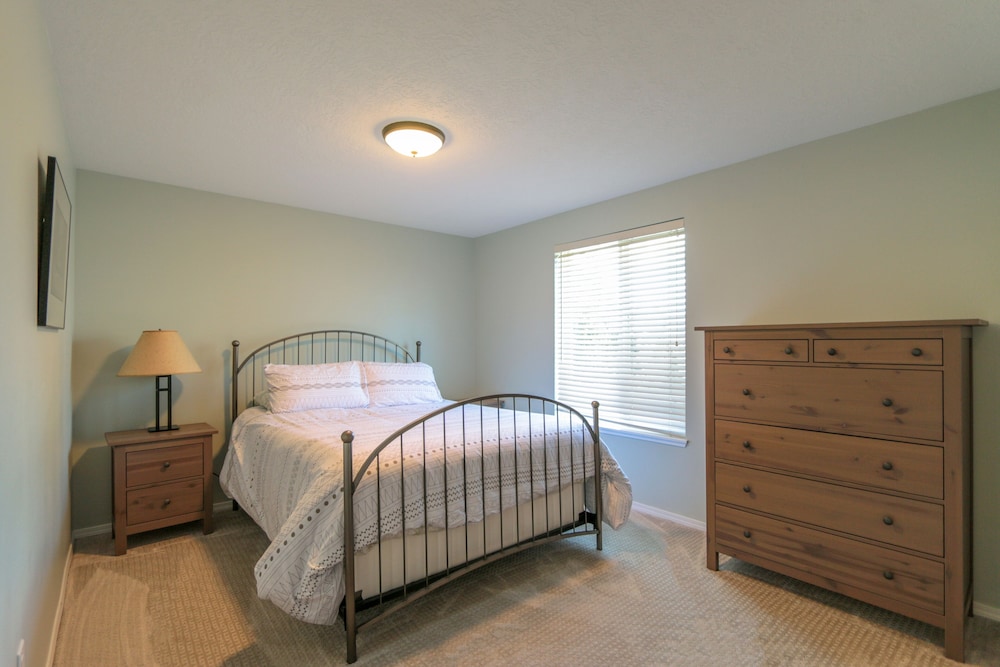 Quail On Sunset 4 Bedroom Home by RedAwning view 4