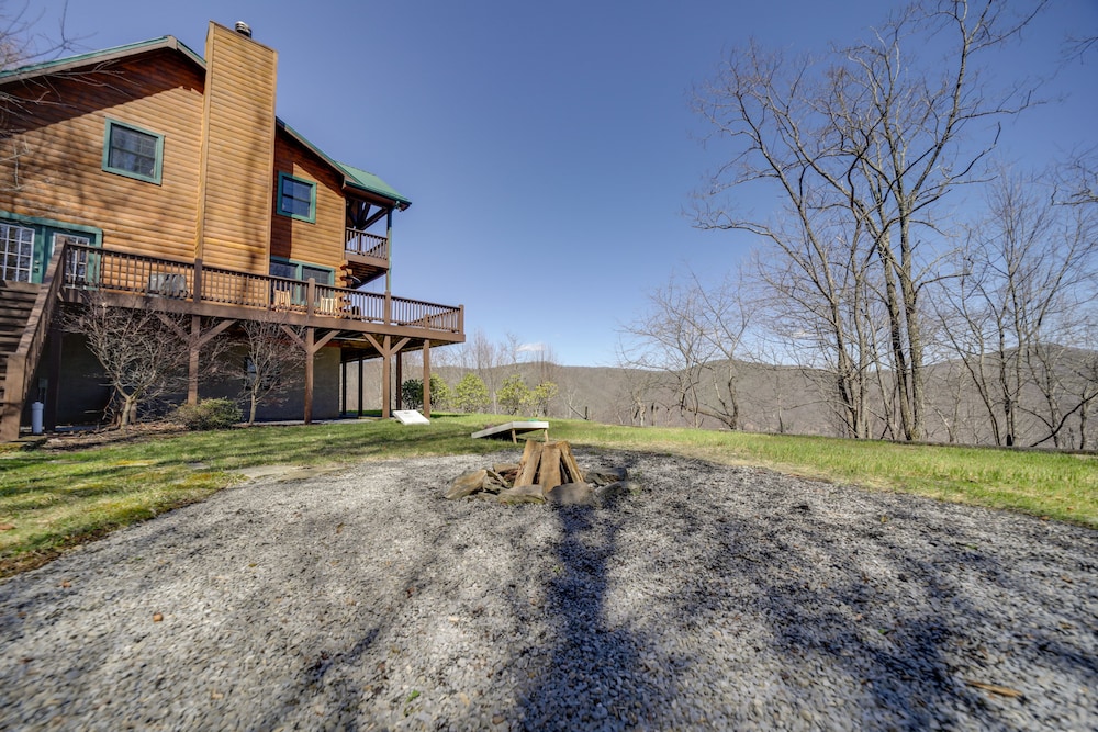 Waynesville Vacation Rental w/ Mountain Views!