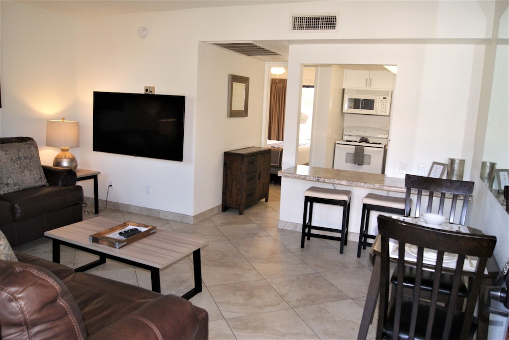 Fully Furnished 1BR Suite-Prime Location! 110 by RedAwning view 3