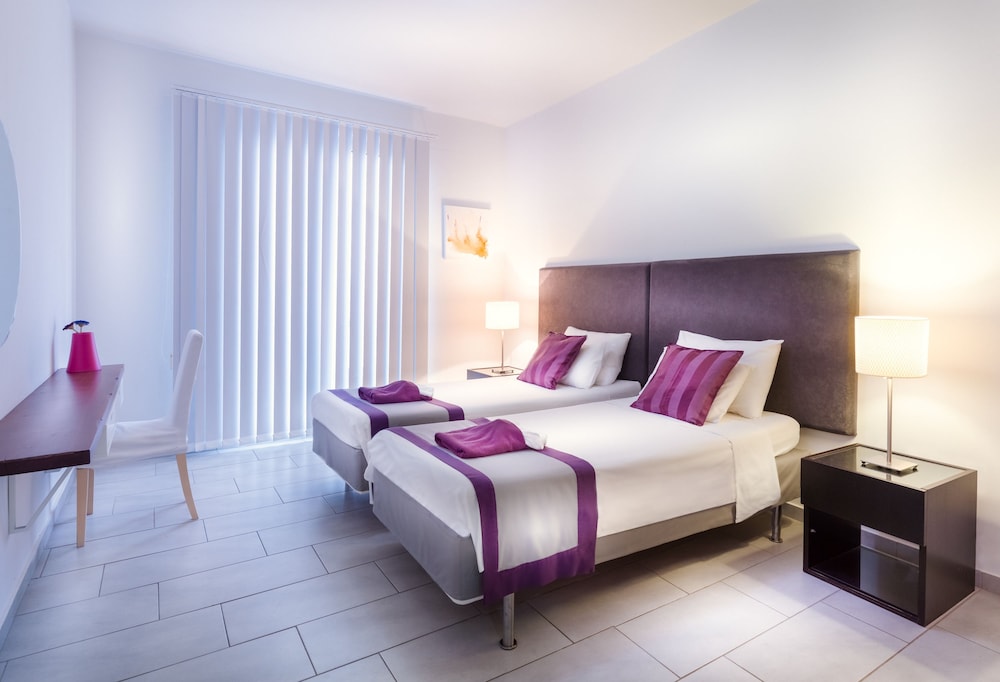 Hotel Napian Suites - Image 1