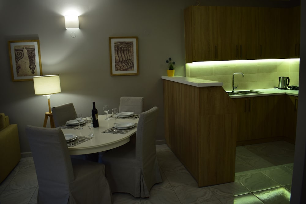 Regalo Apartments