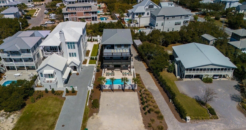 Four Blue Palms 7 Bedroom Home by RedAwning view 5