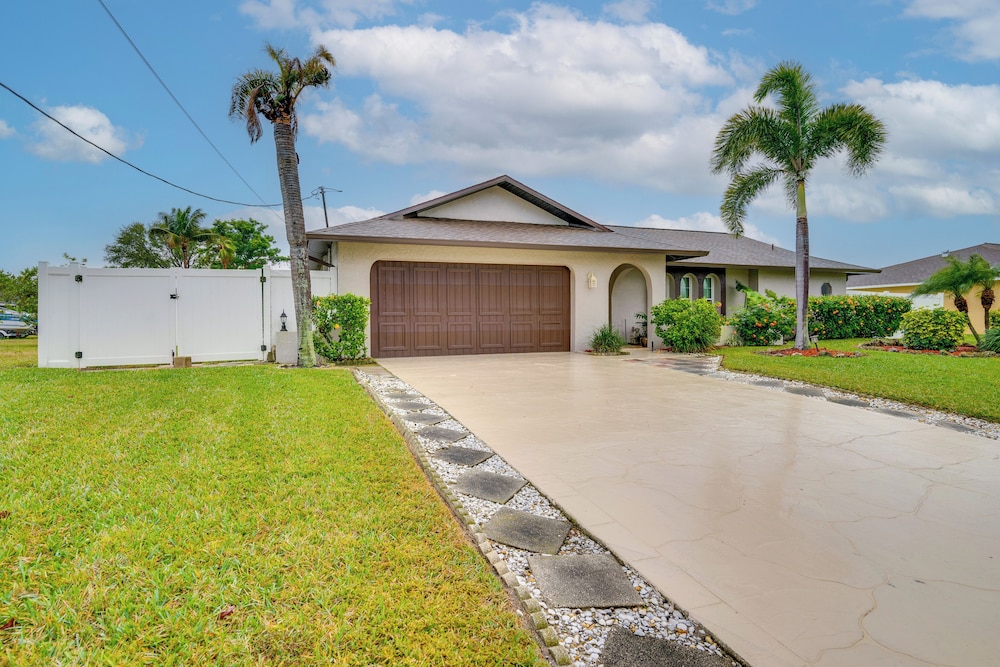 Dock & Dolphin Sightings! Cape Coral Family Escape