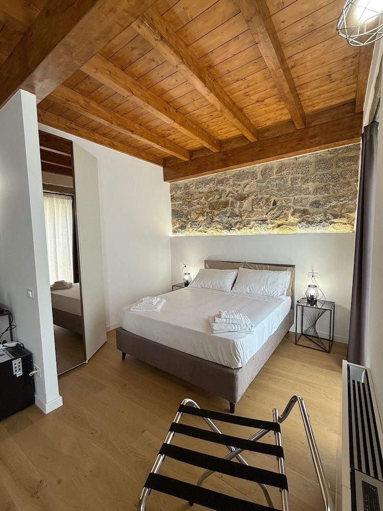 EXORIA Luxury Rooms & Spa
