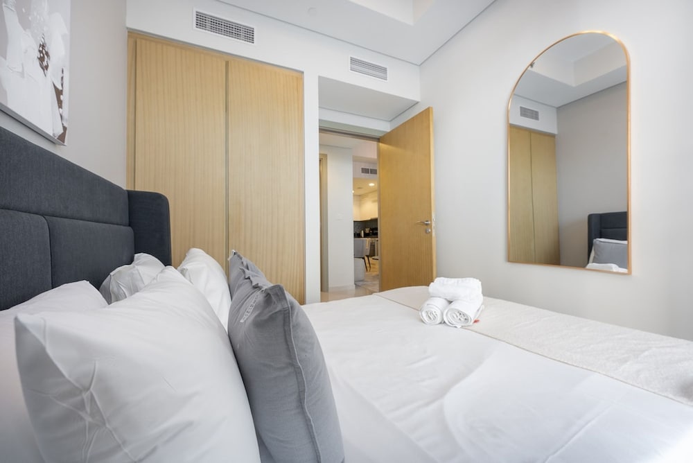 Stunning 2BR With Amazing Views in Business Bay