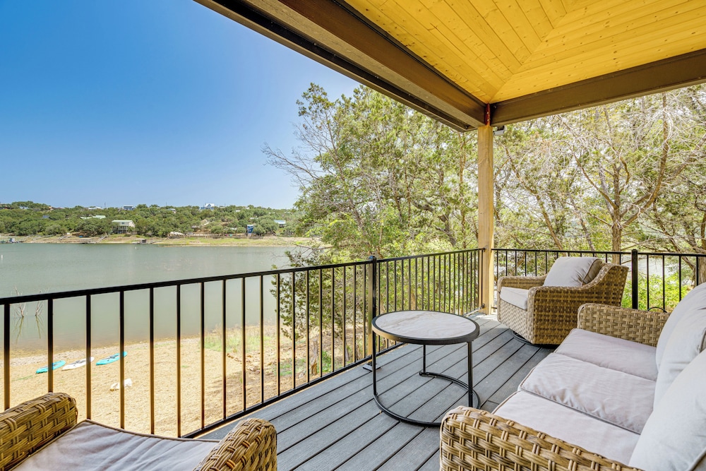 Chic Burnet Home on Lake Buchanan w/ 2 Fireplaces! - Property Image 3