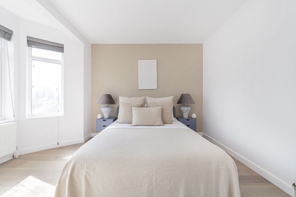 The Neasden Villas
