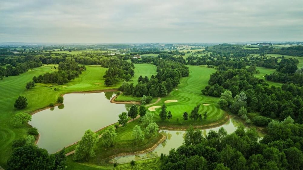 The Vale Golf and Country Club