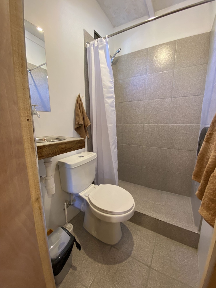 Willhouse Hostel