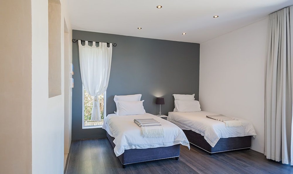 Greenways Beach House