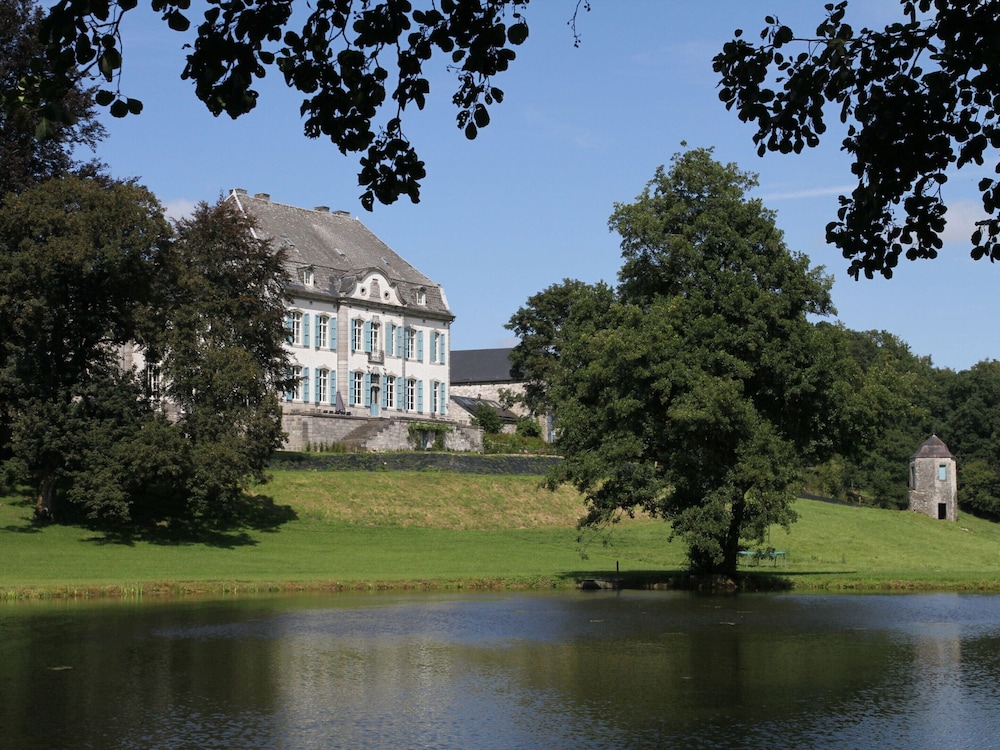 Luxurious Castle in Marchin With Infrared Sauna