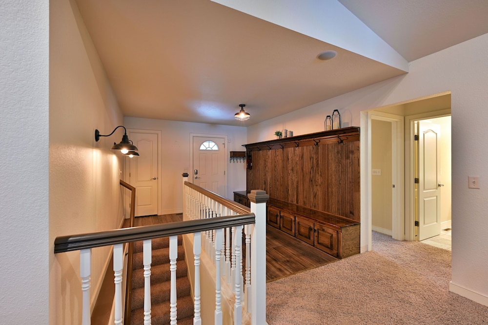 Unit 701 5 Bd 3 Ba 5 Bedroom Condo by RedAwning