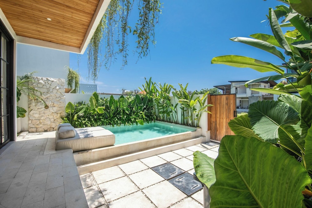 Modern 2BR Villas 5-min Walk to Canggu Beach
