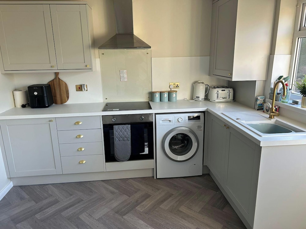 Peak District - 2 Beds - Sleeps 4 - Pet Friendly