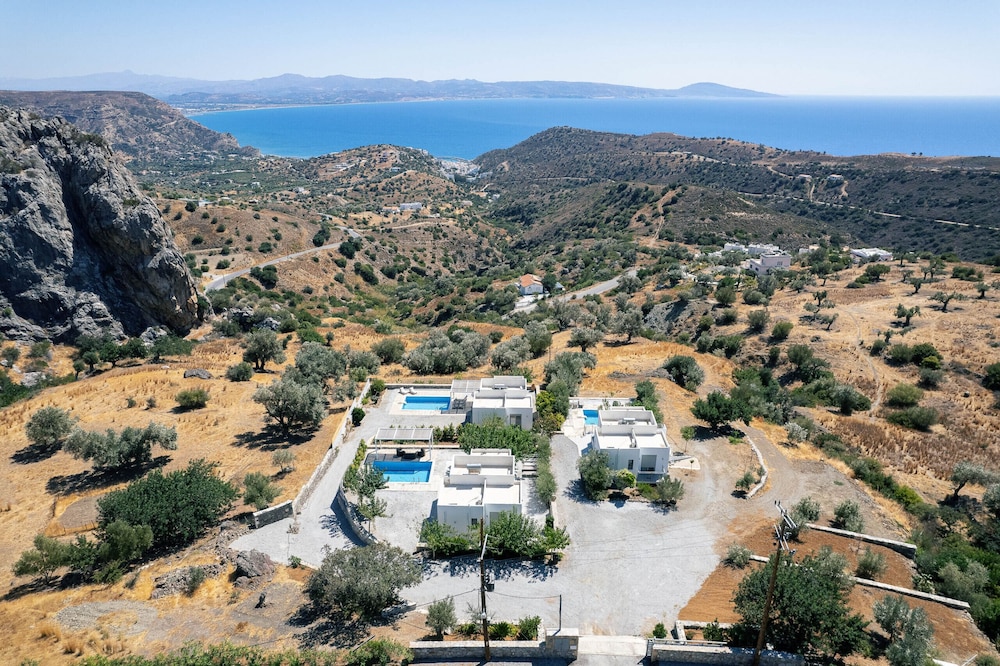Evgoro Villas