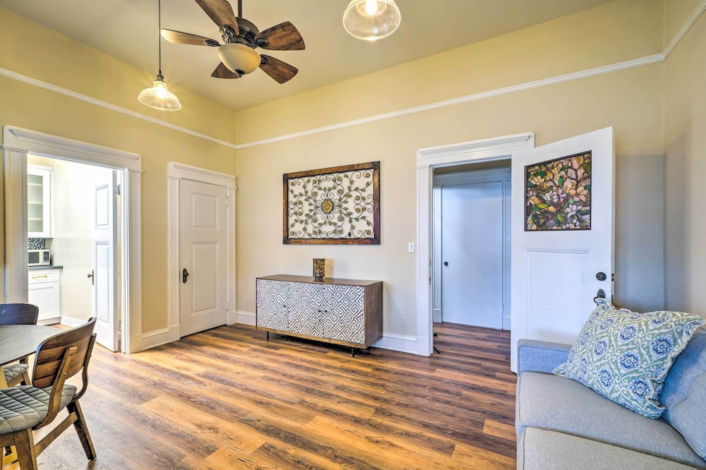 Cozy Carpinteria Apartment: Walkable Location view 3