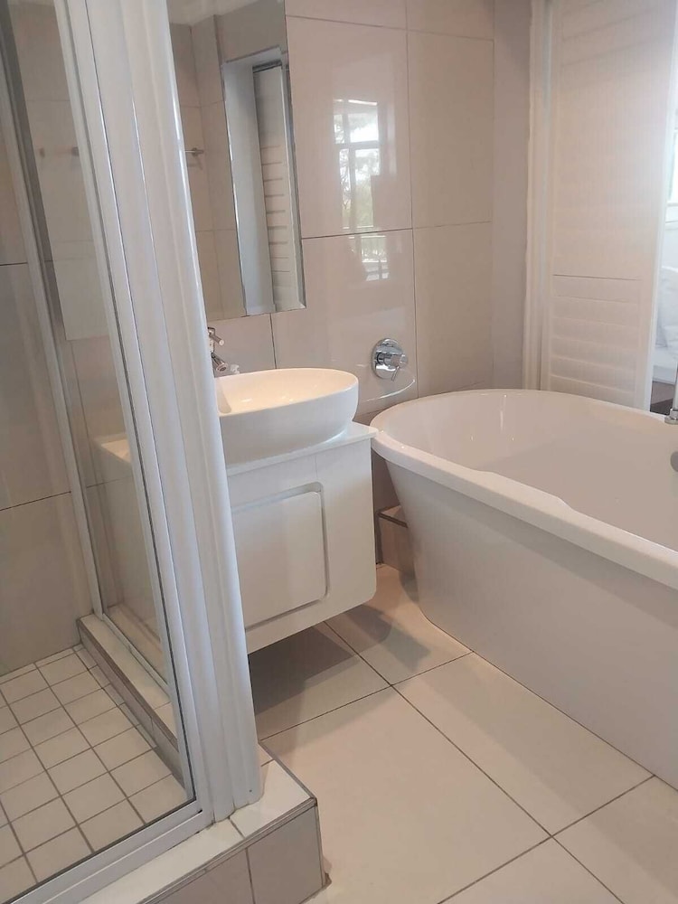 Studio Resort Apartment - Sleeps 2 - Beachside