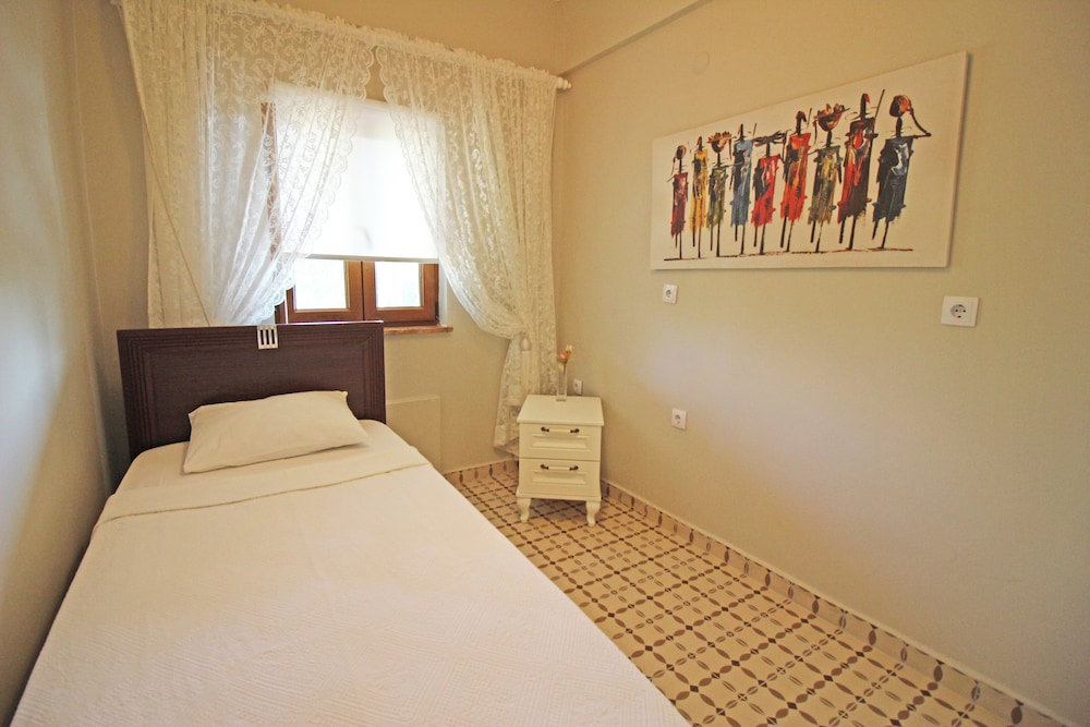 Karina Vineyard Evi - Image 68