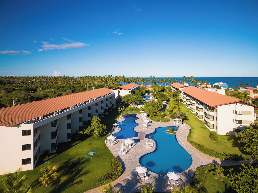 Flats no Carneiros Beach Resort