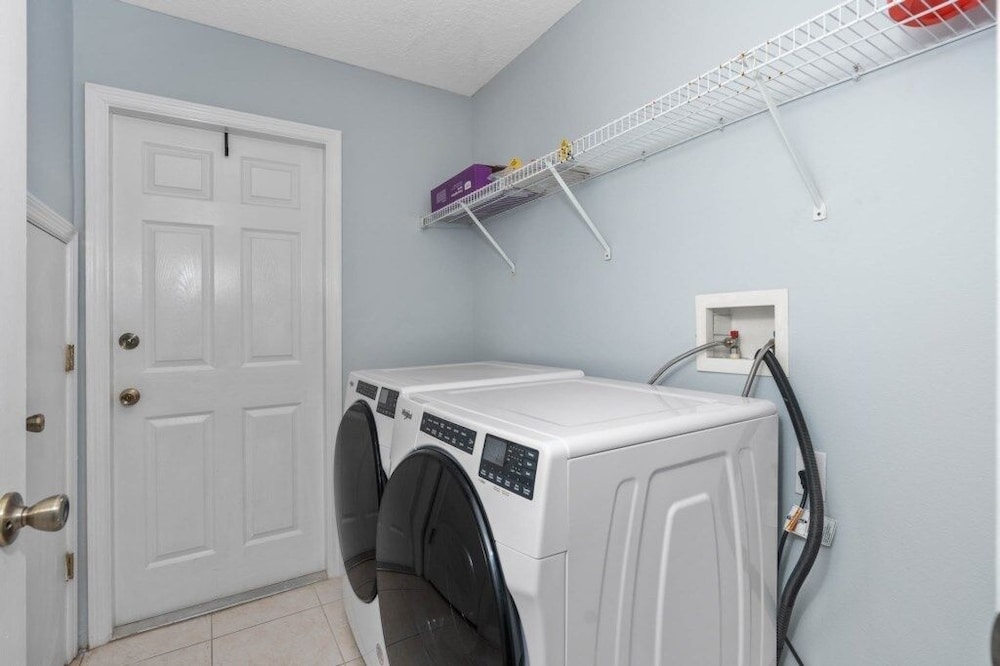 Legacy Park Villa: 5br, Pool, Spa & Near Disney 5 Bedroom Villa