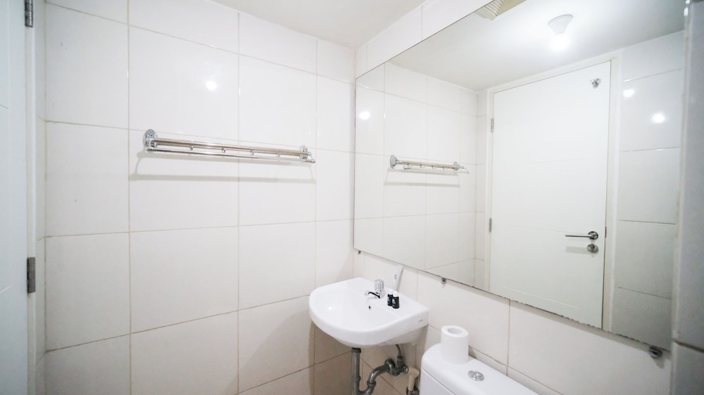 Homey and Simple Studio at Tanglin Supermall Mansion Apartment
