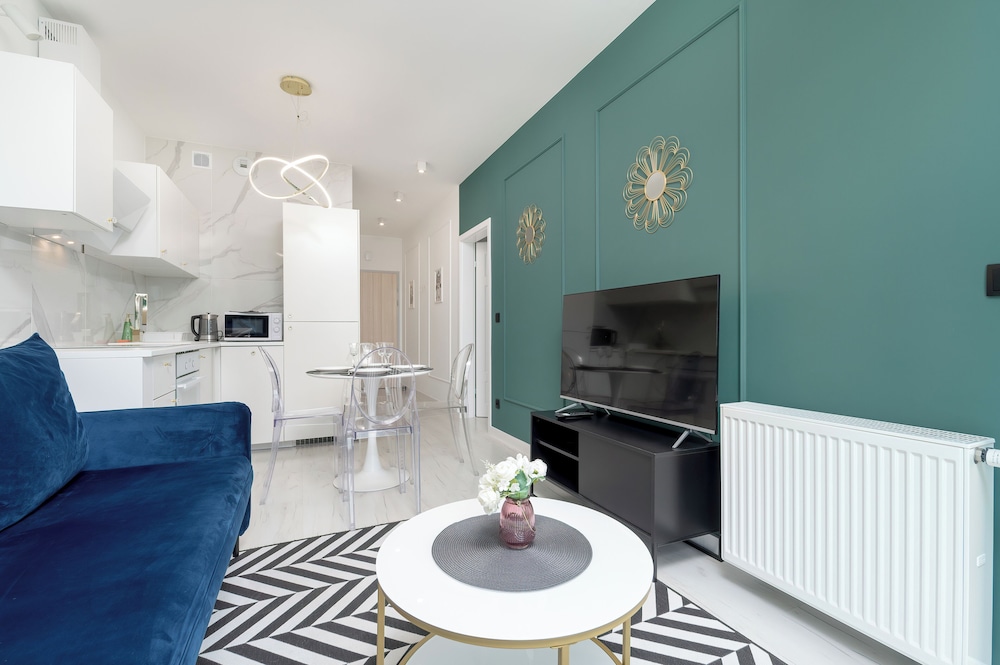 Elegant Apartment Rzeszów by Renters