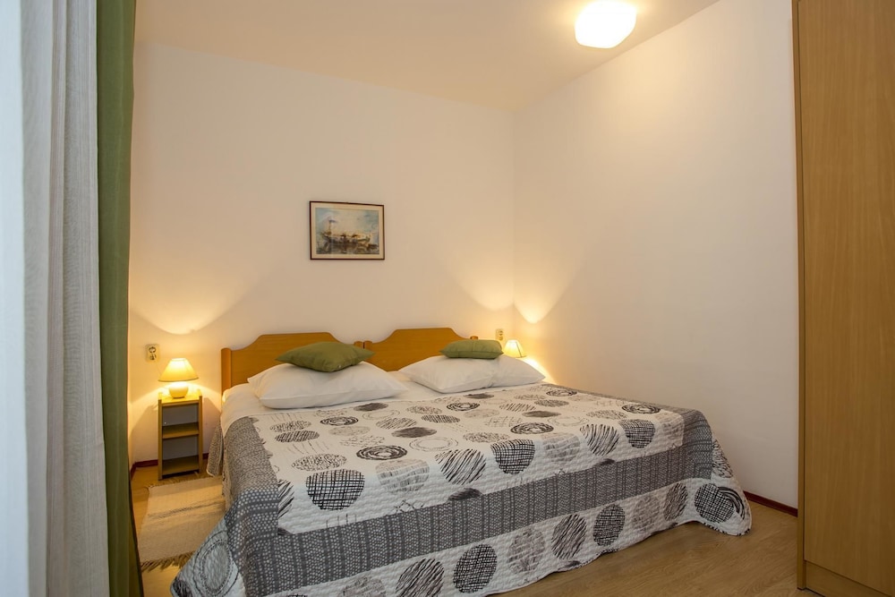 Apartment 34 photo 4