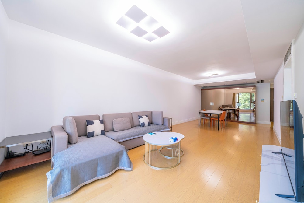 Tyms Modern 2BR 1BA Suite Xujiahui Metro