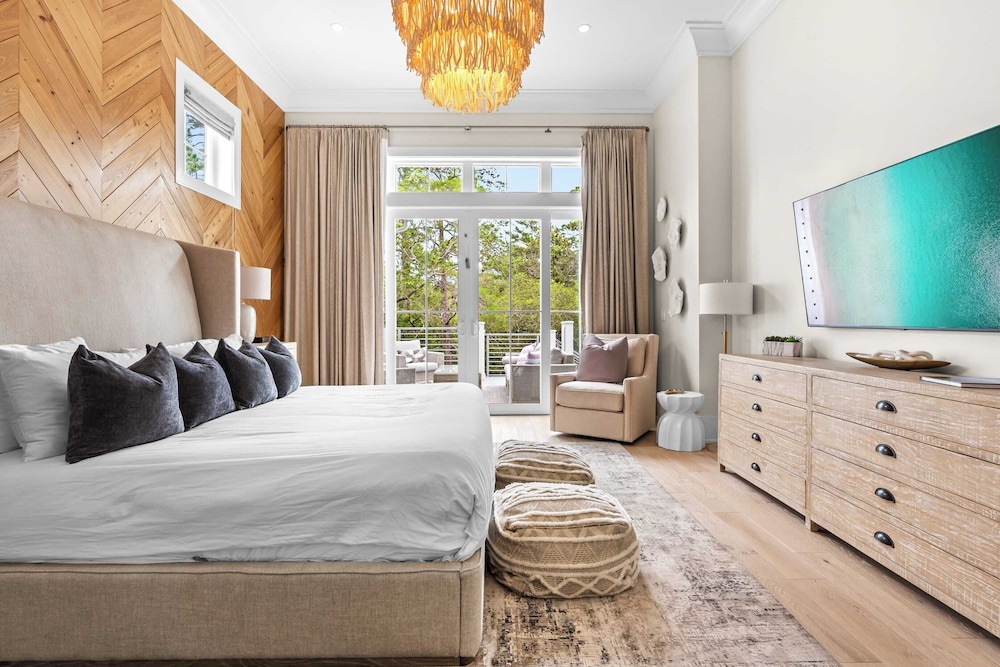 30A Beach Bliss by Avantstay Golf Cart + Luxury Private Pool