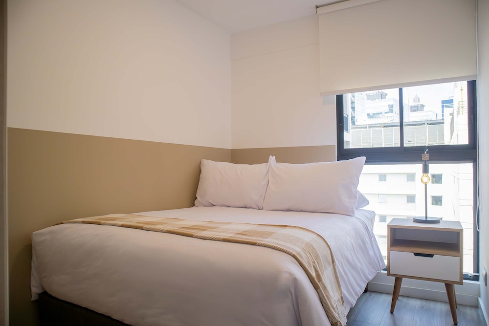 w Fantastic 2BR w Modern Deco in San Isidro