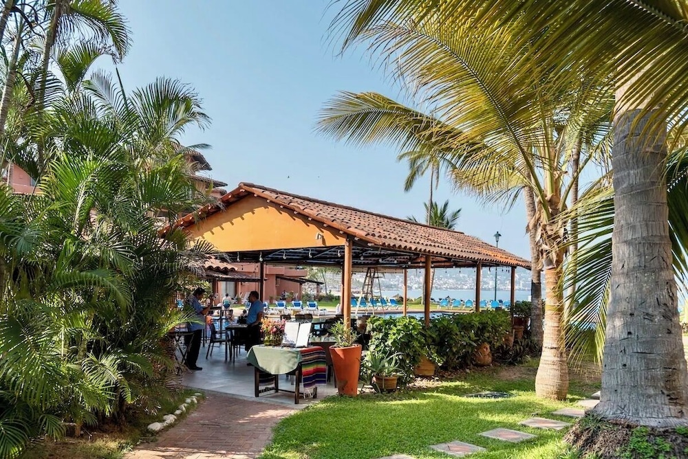 Los Tules Condominium Resort