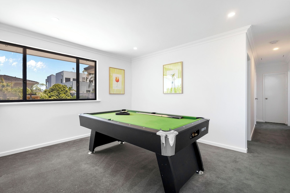 The Monaco Mansion Dianella - Sepal Stay